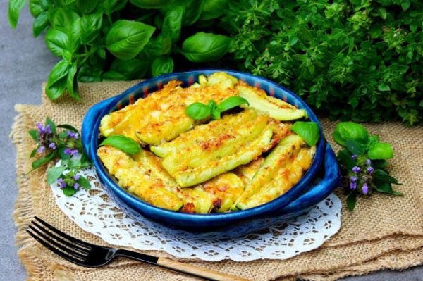 Кабачки в духовке с сыром и чесноком ПП