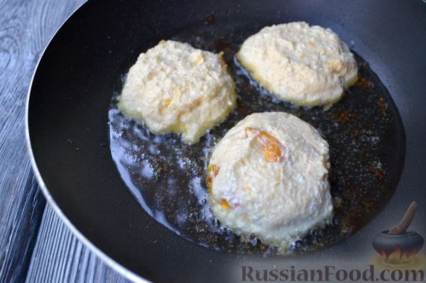 Сырники с алычой (на сковороде)