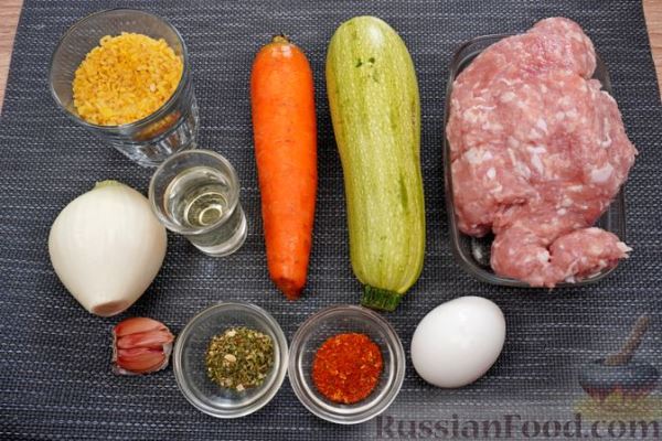 Куриные котлеты с кабачком и булгуром